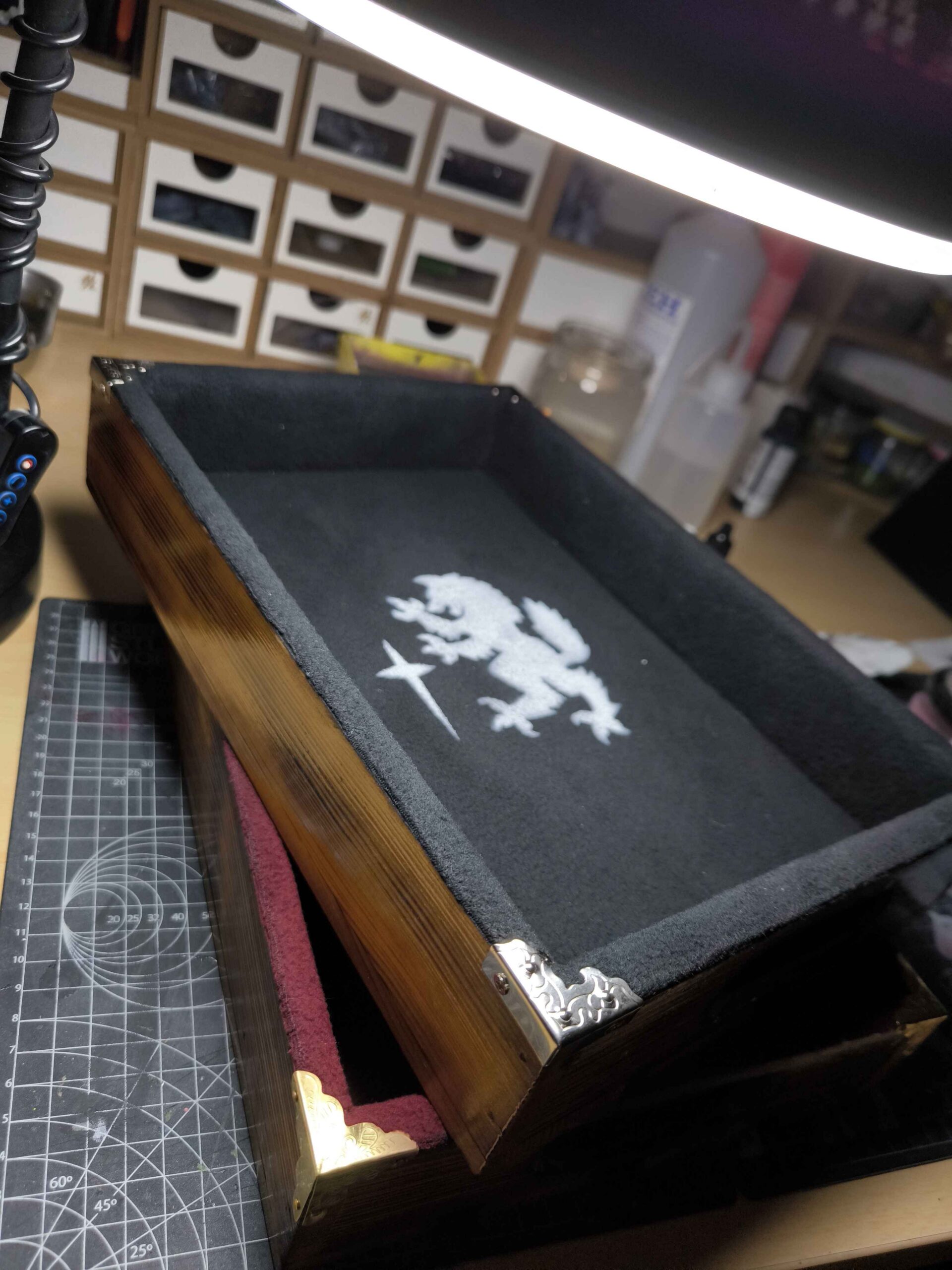 Dice tray edges